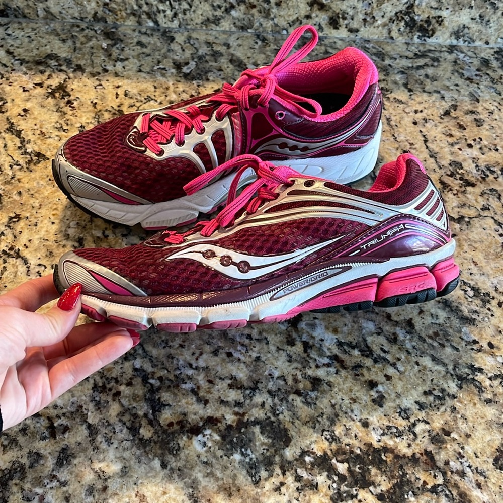 Saucony Triumph 11 Running Shoes Maroon Pink Silver